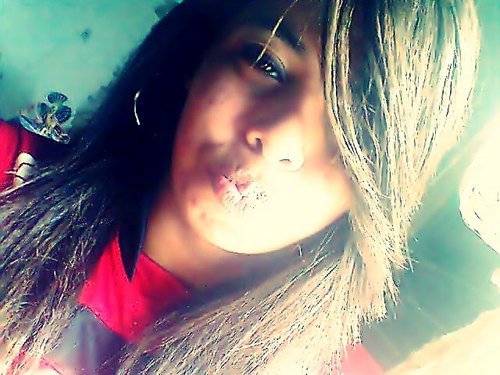 ♔ㅤAs vezes, eu preciso gritar para me sentir calma, 
chorar para conseguir enxergar claramente
e cair cem vezes para aprender como me levantar.