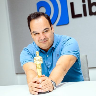 Programa de cine presentado por @sperezsanchez. Madrugada de viernes a sábado, 0:30 en @esRadio o en nuestros podcast. 🎬