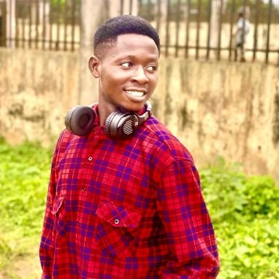 kokojoebass's profile picture. 🎸Bassfreak♥️
🎮Padboy💙
⚽Soccer💯
🎧Rap🎙️