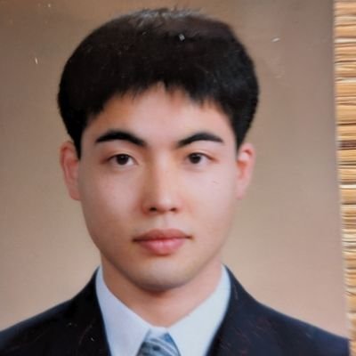 tomoharu7733's profile picture. 初めまして。国立阿南工業高等専門学校機械工学科卒業(準学士(工学)・30期生)後、日亜化学工業株式会社本社研究棟で正社員として約2年間勤務。現在、日本歌人ｸﾗﾌﾞ所属現代万葉集入集歌人。身長175.1 cm 体重57.6kg BMI約18.7 腰囲78cm AB型·Rh(+)。何卒宜しくお願い致します。