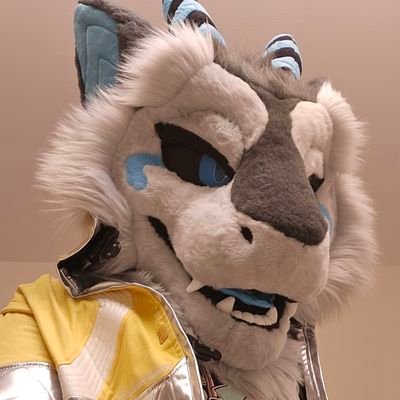 25, My telegram is the same as my Twitter! I play lots of games and LOVE sci-fi stuff
18+, minors DNI. Suit: @freakystudios