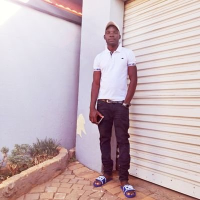 Nimz1401's profile picture. One life livi it all,thi only black man who can dream in English