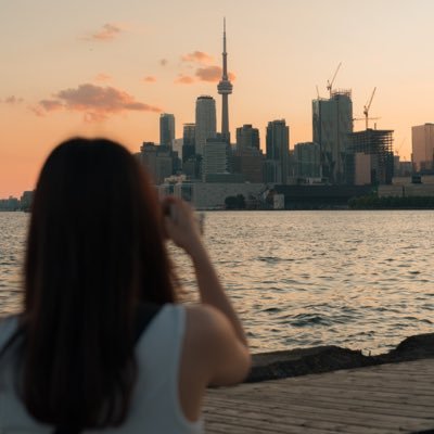 海外営業 | TOEIC970&英検1級 | Favorite TV show→Friends and Gossip Girl