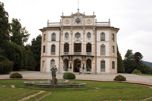 Hotel Villa Borghi ex residenza che dopo un accurato restauro é ora aperta al pubblico per incantecoli momenti di relax