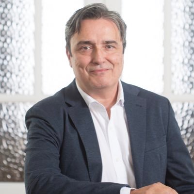 Dircom BNP Paribas Personal Finance España. Periodista, profesor, marido, padre, forofo del basket, la historia y friki confeso 😉 Solo opiniones personales!