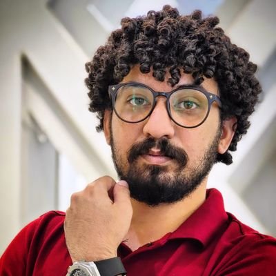 بشم من پیش از تو یا بشم من پس از تو
ایده جوجو مویسم از تو بوده خدایی . . .