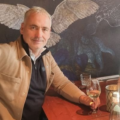 Prive-account ● Woont in Oosterbeek, werkt als woordvoerder in Arnhem ●