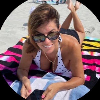 TheMaryBurke Fansly & Onlyfans/themaryburke real 🥵 mom next door. Join my adventures: VIP$ FREE https://t.co/fpRqlLEysk