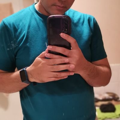 CarbonCaden's profile picture. Shy