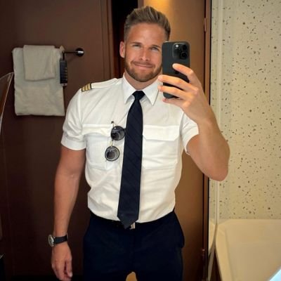 FlyingLimburg1's profile picture. All shots taken during non critical flight phases with at least one pilot on the controls-safety first ABO👑 exclusive content & chat ❤️