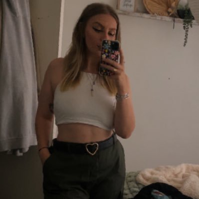 (she/her) 🏳️🌈 // twitch streamer ~ zayne & sylus simp (: i also yap on bluesky- my username is the same (: