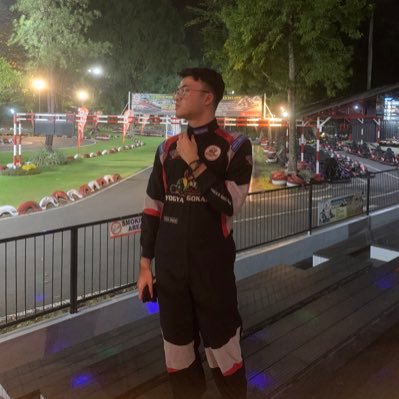 Rdssss111's profile picture. Towards the future to reach goals