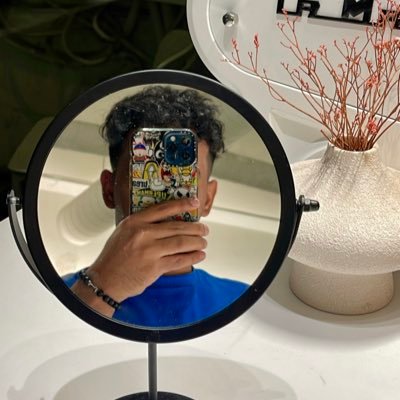 ih_im8's profile picture. 