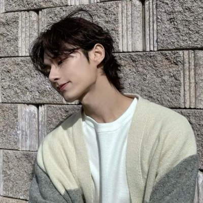 Luuvmy_'s profile picture. •   ¡! ★「 TWS + Seventeen = Love 」🎧
¡! Cheol y yo escuchando a Olivia Rodrigo | tan INFP !¡
 → #WeloveSEVENTEEN !