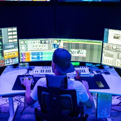 ⭐TOP-RATED NC RECORDING STUDIO⭐
🎙RECORD🎚MIX 🎛MASTER🎙️PODCAST
⬇️DM TO BOOK SESSIONS⬇️
