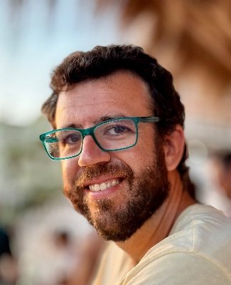 manuelresinas's profile picture. Professor at @unisevilla