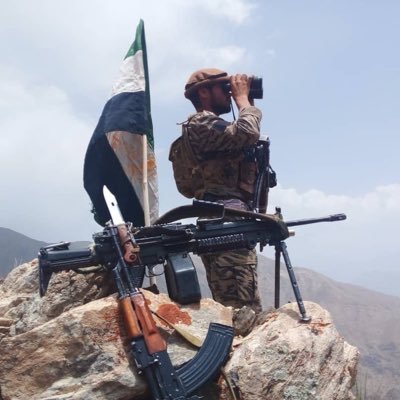 هیچوقت در مقابل زور تعظیم نکن ایستاده مردن بهتر از نشسته زیستن در ذلت است⬛️⬜️🟩☝️ زنده باد جبهه مقاومت ملی و آمرصاحب احمد مسعود🦁#مقاومت تا #آزادی ☝️⬛️⬜️🟩