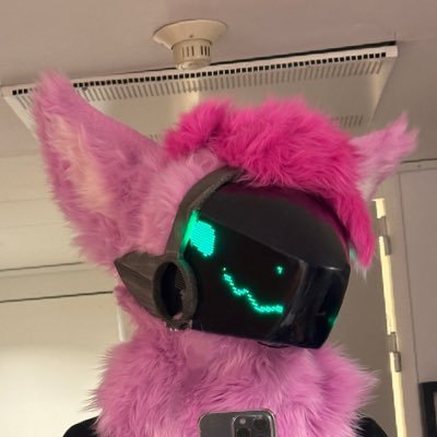 Socially awkward toaster 🥺👉👈 Professional full stack developer & technical VFX artist. Currently larping a startup founder. they/them 🏳️🌈