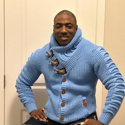 https://t.co/LsA5cvZf3J
• YouTuber • Bodybuilder • Poker Player • Paludarium Builder • Chess Player • Bowler • Fragrance Connoisseur #templemade