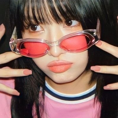 Cónyuge de Hirai Momo 💍
OT9 🍭
Del más grande 💙💛💙