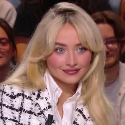 ㅤㅤAksel y Julien mis padres !!! carat aunque no lo parezca ، ، ، sabrina carpenter simp | lectora de libros BL y drarry como religión