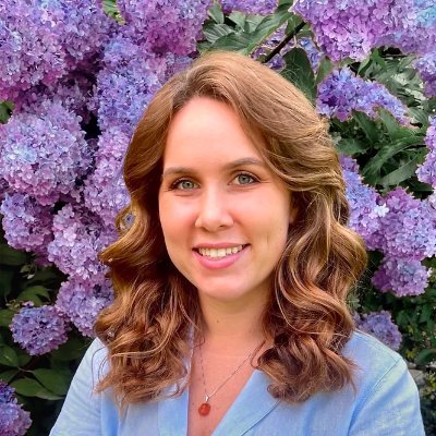 BurntbySarah's profile picture. Accidentally roasted a friends landing page once & here I am | Freelance copywriter & editor | Amplifying your brand to resonate with your audience