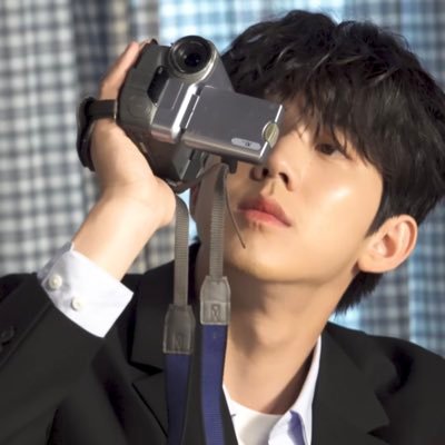 iuoomop's profile picture. 세상이 도운 강아지