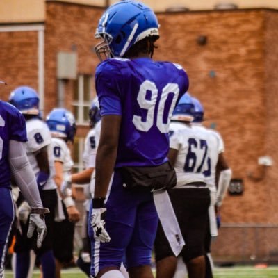 C/O 27 gpa 3.1 6’3 Edge rusher @Riversidehighschool #StudentAthlete email- marvnbutler904@gmail.com