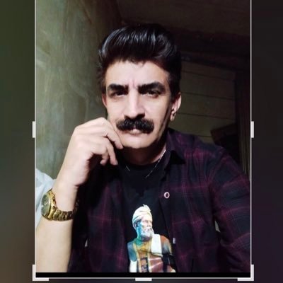 { ز شهنامه گیتی پر آوازه است}{جهان را کهن کرد و خود تازه است}«ایرانیِ ایرانیِ کُرد ،اهل شاهنامه و همین حوالی