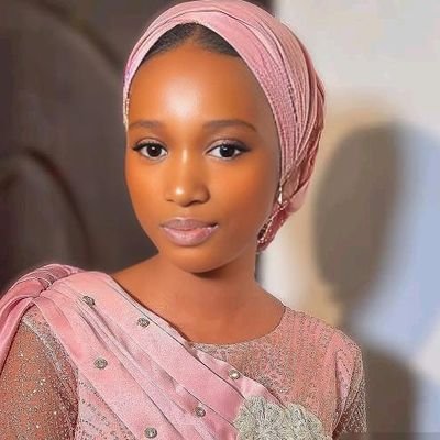 ummuusaimeen028's profile picture. 