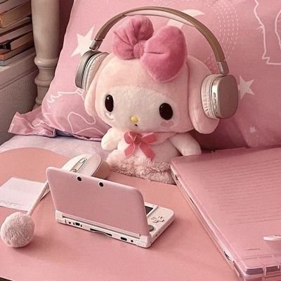 solitaireberry's profile picture. 21