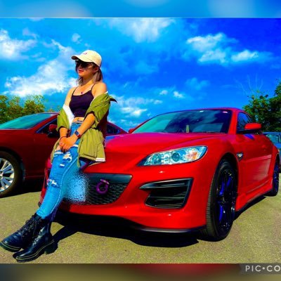 私の初恋で子どもの頃に憧れてた大好きなRX-8に乗る夢叶えました✨🍙 🍙✨ かっこいい車と沢山の小説に囲まれて過ごしたい📚