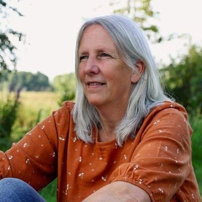 Praktijk in haptotherapie, haptonomische (natuur)coaching, haptonomische massage, biologische natuurwetten en tijdlijn healing.