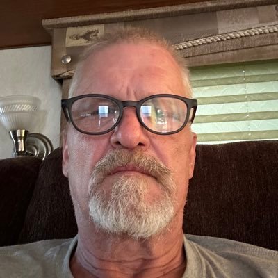 greg622633's profile picture. Life rocks when your living room rolls