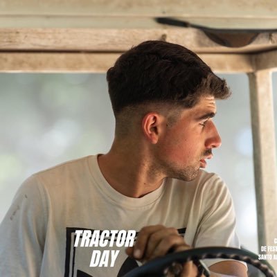 Roberto09119610's profile picture. FCP 💙 ESA-IPVC📚 18y