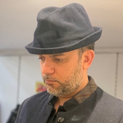 خطاکار و ناتوان، محتاج دعا • تُنْسِی کَأَنَّکَ لَمْ تَکُنْ • دانش آموخته حقوق ، علوم سیاسی و هنر