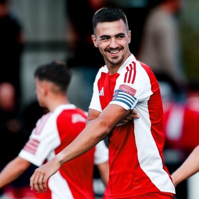 Footballer at @safc⚽️ OGC⛳️ @_laurentate95 👨👩👦 Proud father to my little boy Ted 👶🏻 16.09.21