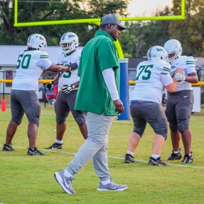 Offensive Line Coach at @lakewoodfootba1. Husband and Man of ΩΨΦ. Shaw University Alum