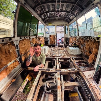 Moving towards Digital work & Living in a Bus
📍 Australia