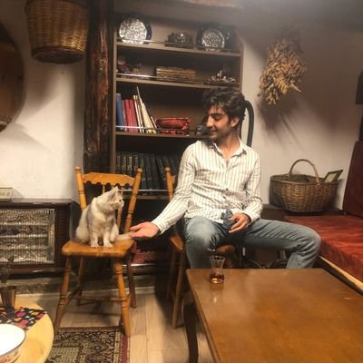 svpsmr's profile picture. İnsan kalbinde ne taşıyorsa, dünyaya bakınca onu görür