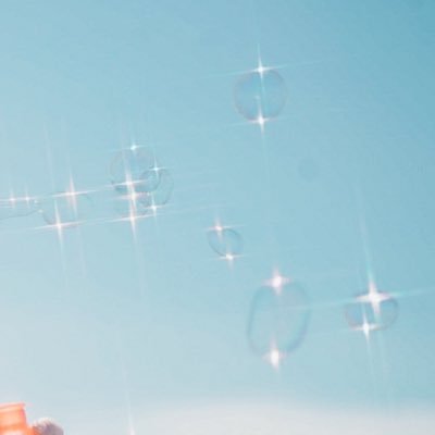 季節の移ろいと日常の中の煌めきを撮っています / フィルムライクと青が好き / 週末にモノづくりをしたりしています