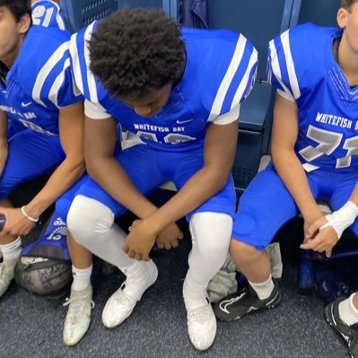 Whitefish Bay HS| C/O 2027| TE/OLB| 6’2 200lbs | 4.81 40yrd dash| 4.65 shuttle| 2 sport athlete | email: 27ethan.robinson@gmail.com | Phone #: (414) 255-4177