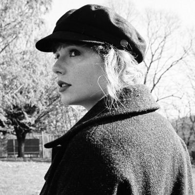 swiftsatellite's profile picture. dear reader, the greatest of luxuries is your secrets