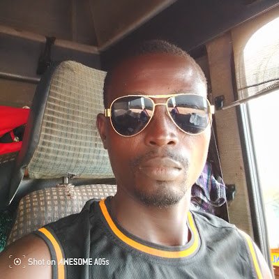 RLadjouan43422's profile picture. Salut