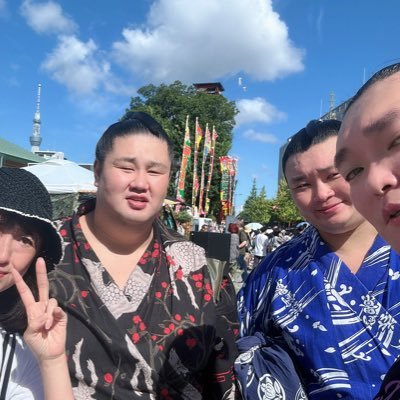 8歳からお相撲大好き❤好きな親方楯山親方🩷振分親方🩷熊ヶ谷親方、大鳴門親方、間垣親方、力士、御嶽海関、剣翔関、翠富士関、友風関、白熊関、嘉陽関、千代の勝くん、幹希の里くん、引退した栃ノ心、中3の時に元ジャニーズ、東山紀之さんの追っかけしてました➡️土田一徳くん➡️元少年忍者の志賀泰伸くんの追っかけしてました
