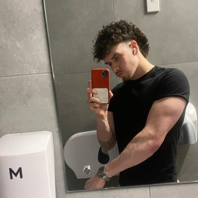 Legend // xSquawkers on YouTube // TheSquawkers on twitch //