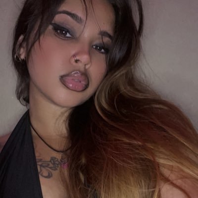 Once upon a time a friend told me Girl you’re beautiful Lovely Wonderful There are so many man’s waiting and wishing u but my heart was in pieces 🥀🥀🥀🥀