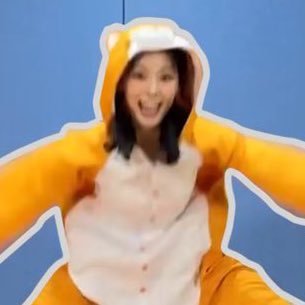 foxynine25's profile picture. 〠