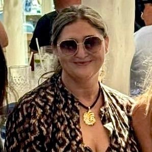 Wife and mother of two. Remember the best things in life are free. Be kind, don’t judge and most importantly live, love, laugh & be happy!