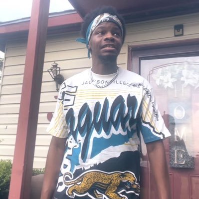#YellowLabelCrew • Co-creator & Co-host of @TDJaguarsPod • Co-creator & Co-host of the Back Shoulder Fade & Yellow Label Podcast • Former Jags Wire editor